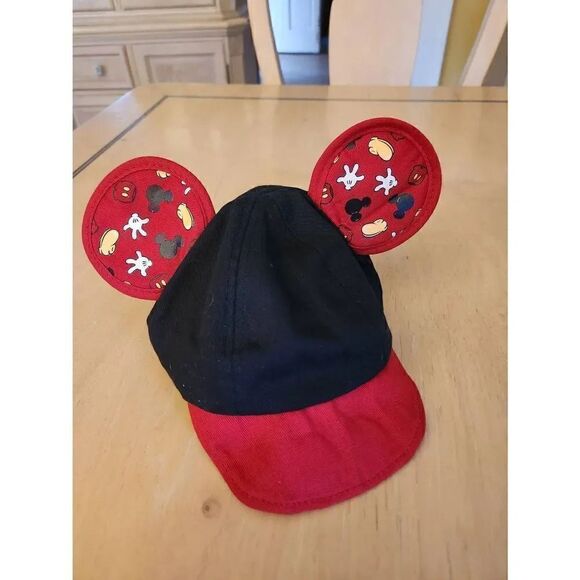 Disney parks Mickey mouse infant hat - Picture 1 of 3